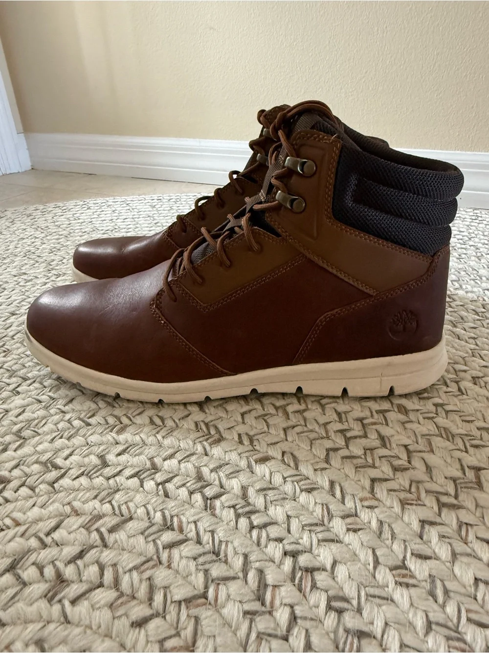 Timberland Men's Hoverlite Chestnut Brown Leather Boots with White Outsole